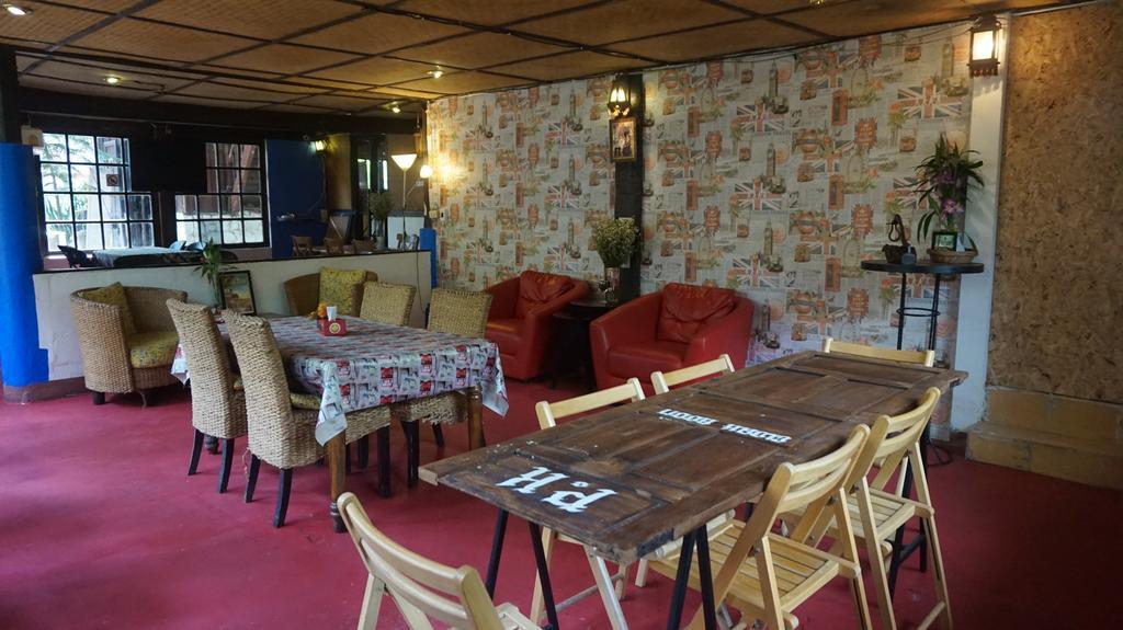 The Pub Guesthouse 清邁 外观 照片